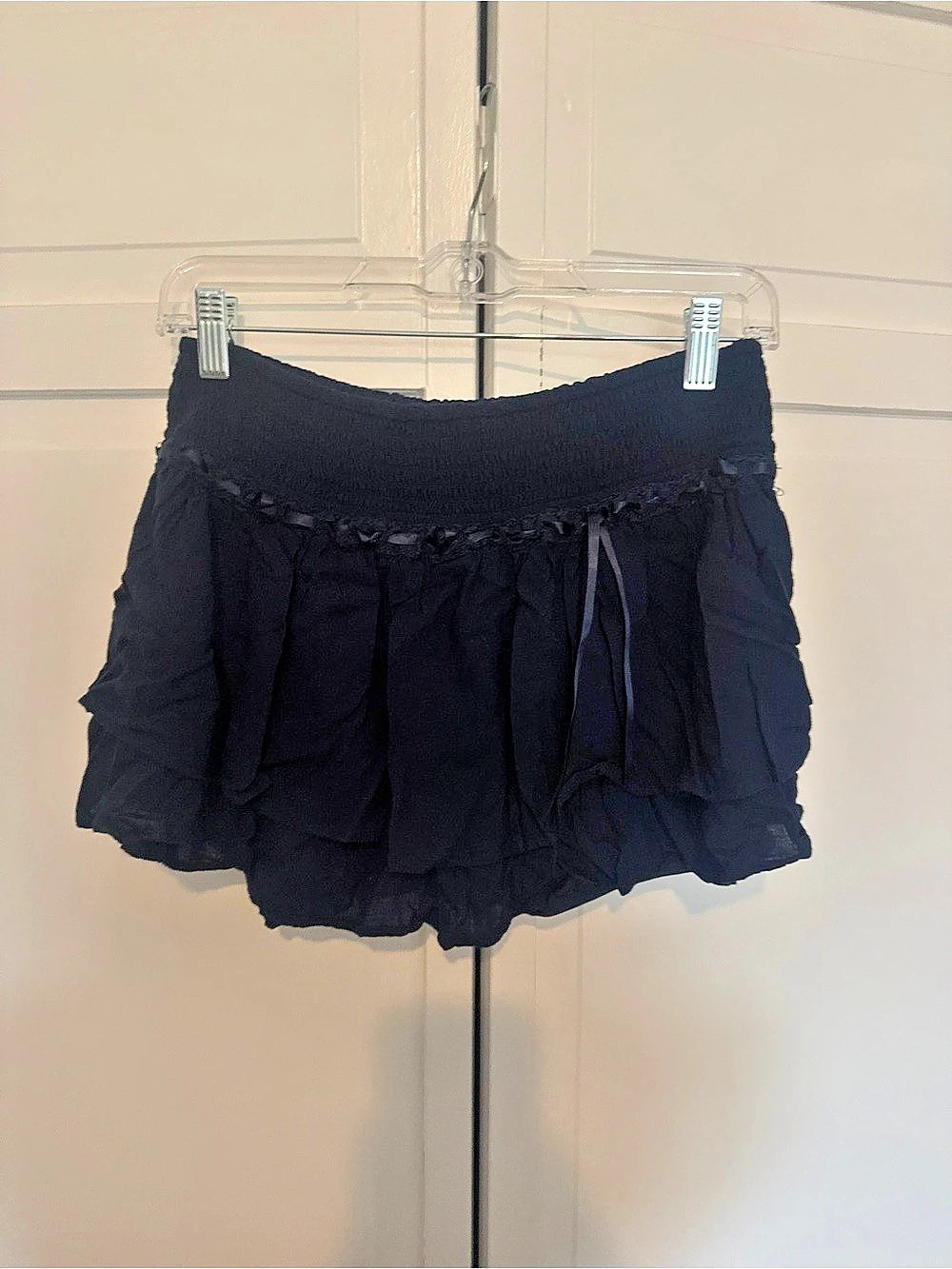 Hollister Tiered Ruffle Mini Skort Black Size Medium